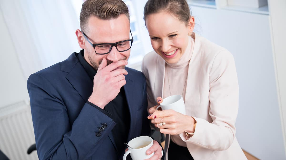 Lästern am Arbeitsplatz Was kann ich tun, um nicht hineingezogen zu werden? Beobachter