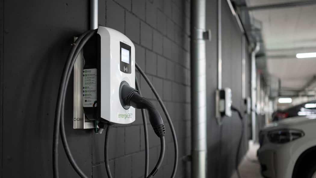 Die Ladestation kann richtig teuer werden Eine elektrische Ladestation der Firma Energie 360° in der Tiefgarage eines Buerogebäudes auf dem Suurstoffi-Areal