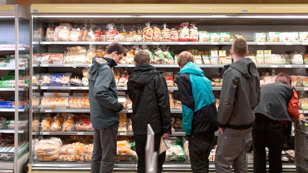 Ernteausfälle und Energiekosten – Alltagsgüter werden teurer Die Ernteausfälle lassen die Preise für Lebensmittel steigen.