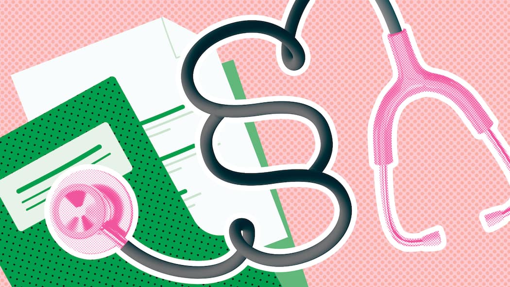 So bekommen Sie Einsicht in Ihre Patientenakte Ein Stethoskop, das zu einem Paragrafen-Symbol gefaltet ist, liegt auf einem Patientendossier. Diese Rechte haben Betroffene, wenn es um ihre Krankengeschichte geht.