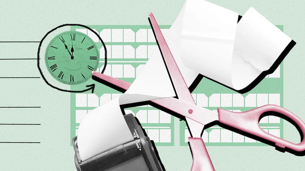 Vorläufige Steuerrechnung zu hoch – muss ich das hinnehmen? Eine Schere zerschneidet einen leeren Beleg vor einer Uhr, die 5 vor 12 Uhr zeigt. Wie man eine vorläufige Steuerrechnung anpassen lassen kann.