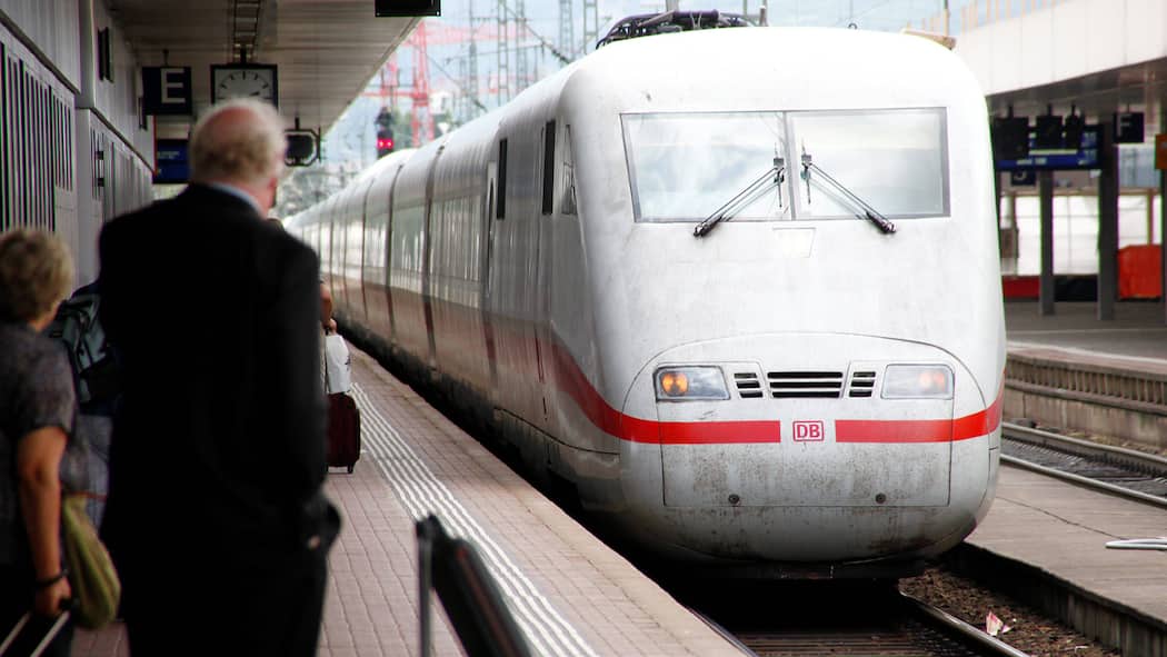 SBB stoppen verspätete DB-Züge an der Grenze Verspätete deutsche Züge dürfen nicht in die Schweiz einfahren. Was können Passagiere verlangen, die deshalb nicht wie geplant ankommen?