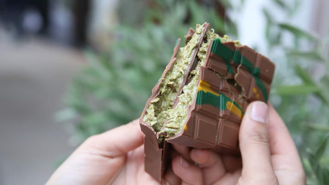 Was Dubai-Schokolade mit Weihnachten zu tun hat Foodtrend aus Dubai: Die sogenannte Dubai Schokolade ist eine neue, luxuriöse Variante der Vollmilchschokolade.