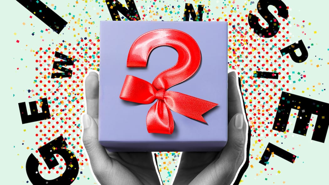 Können Sie Schweizer richtig einschätzen? Paket mit einer Fragezeichen-Schlaufe - Was verbindet die Schweiz? Worauf sind wir stolz, und wo sehen wir unsere Schwächen? Testen Sie im Quiz zum 1. August, wie gut Sie die Bevölkerung einschätzen. Mit etwas Glück gewinnen Sie das Buch «Schönste Schweiz»