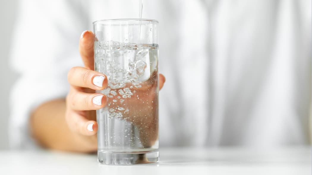 Mitarbeiter hat Evodrop-Prüfberichte verfälscht Glass of water1455464055