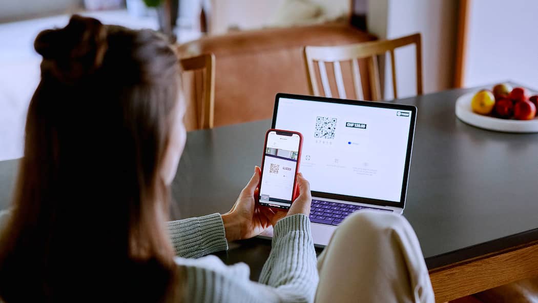 Das sagt Twint zur Anzeige der Detailhändler Pressebilder Bezahl-App Twint. Bezugsquelle: https://brand.twint.ch/d/xytkBksBwvjh/twint-press-library-1
