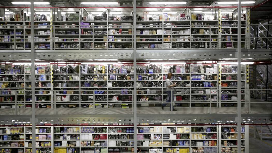 In Zukunft sind Pakete nackt Versandzentrum von Amazon.