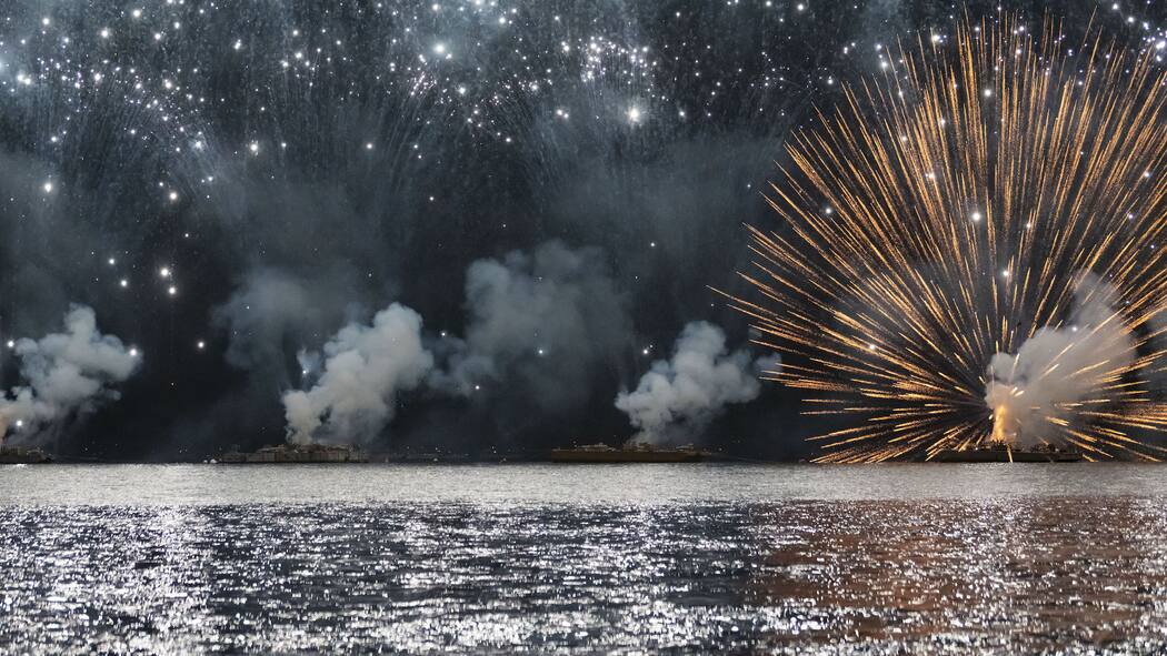 «Diese Knallerei hat keine Tradition» Das Feuerwerk ueber dem Luganersee an der 1. August-Feier in Lugano, am Dienstag, 1. August 2023. (KEYSTONE/Ti-Press/Pablo Gianinazzi)