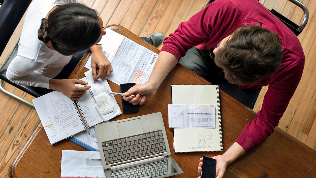 Ehepartner verschuldet – muss ich seine Steuern zahlen? Ehepartner kann Steuern nicht zahlen