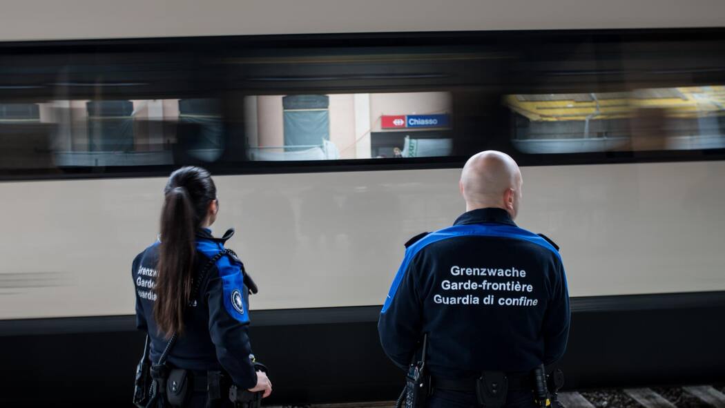 Die Schweiz will wieder nach Italien abschieben – trotz Kritik Grenzwache Chiasso
