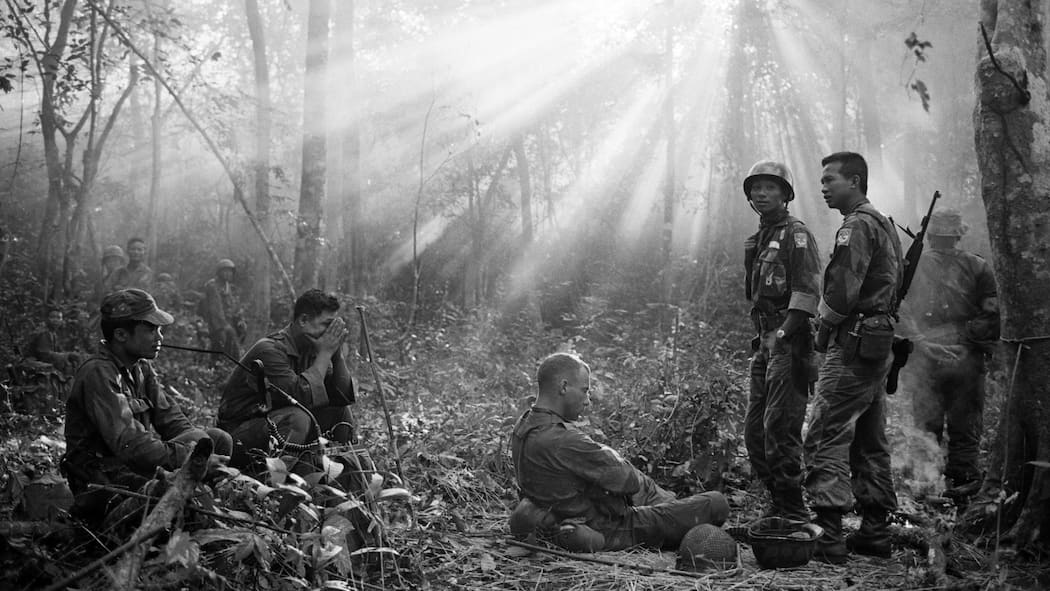 Wie endet der Ukrainekrieg? Vietnamkrieg: Südvietnamesische Truppen und US-Berater im Dschungel 40 Kilometer von Saigon, Januar 1965