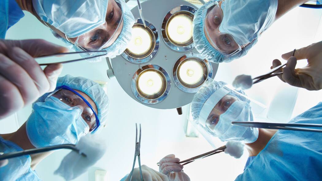 Das grosse Geschäft Ärzte in Operationssaal