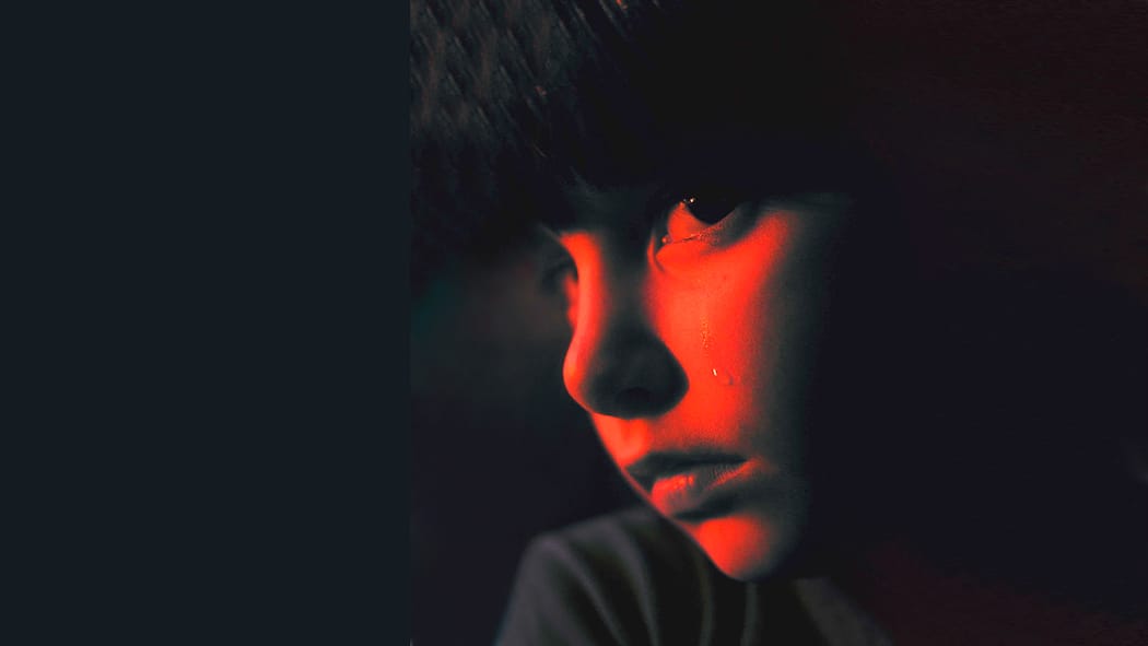 Schrecklicher Verdacht Weinendes Kind