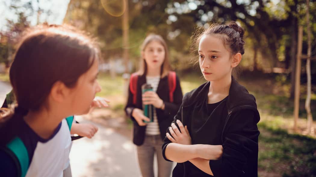 So schützen Sie Ihr Kind vor fiesen Spielkameraden Toxische Freundschaften zwischen Kindern: So können Eltern ihre Kinder davor schützen