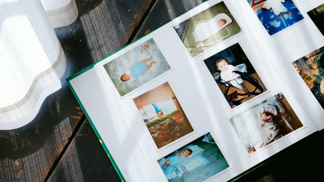 Die Suche nach den Wurzeln Fotoalbum mit Kinderfotos