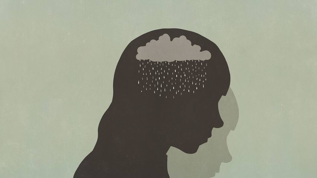 So übernimmt die Krankenkasse die Kosten Ihrer Psychotherapie Eine Silhouette eines Kopfes, in dem es aus einer Wolke regnet - Wer eine psychotherapeutische Beratung benötigt, sollte diese durch eine Hausärztin anordnen lassen. Das gilt in der Schweiz, damit die Krankenkasse die Kosten für die Psychotherapie übernimmt.