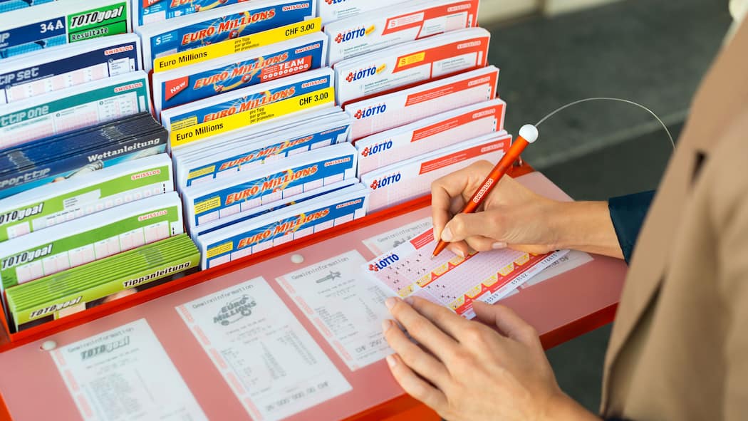 «Lotto kann Ersatzdroge sein» Ausfüllen des Lottoscheins