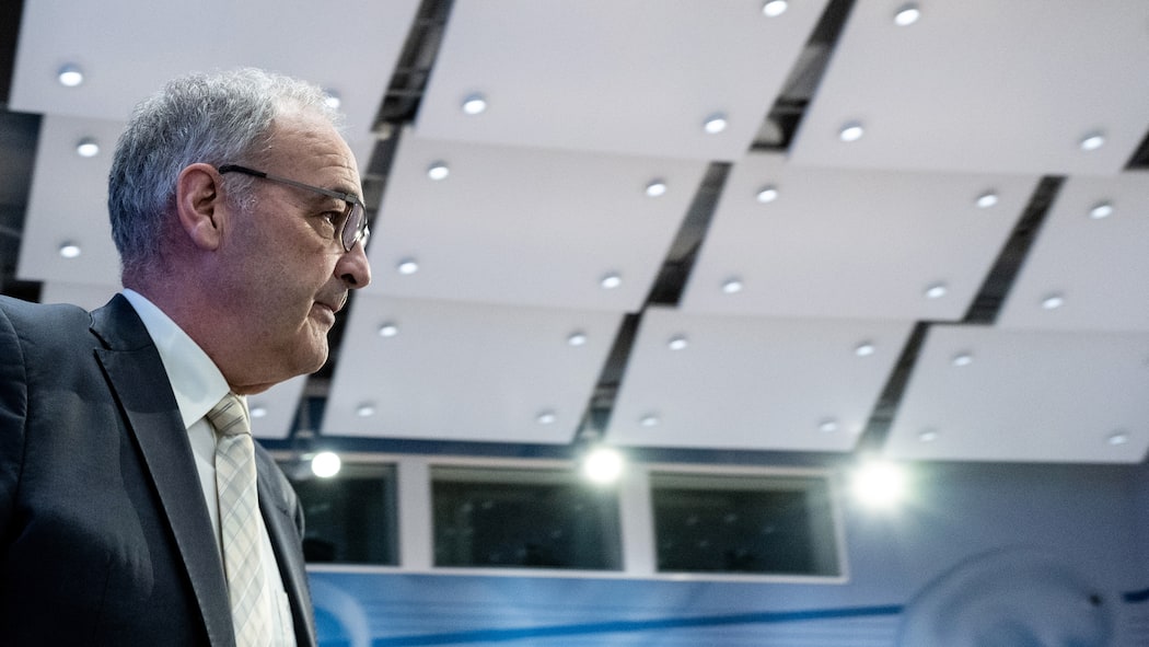 Parmelins brisante Pläne Bundesrat Guy Parmelin erscheint an einer Medienkonferenz über Vorbereitungsmassnahmen für eine Gasmangellage, am Mittwoch, 29. Juni 2022, in Bern