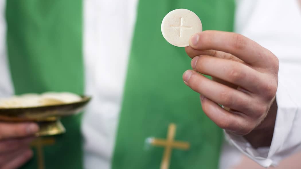 Kirche demütigt Missbrauchsopfer Kirche