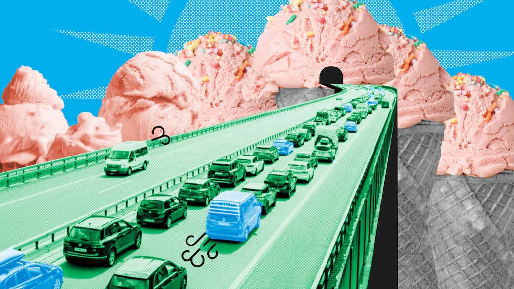 So kommen Sie im Sommer in den Süden Berge aus Eis und dadurch ein Tunnel mit stehenden Autos. Wie Sie entspannt an Feiertagen Auto fahren.