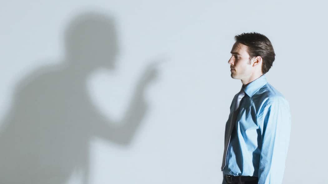 In 19 Minuten war der Ruf zerstört Mann wird von einem Schatten beschumpfen - Er wollte eine sexuelle Belästigung aufdecken – und wurde vom Bundesgericht verurteilt. Das voreilige Weiterleiten einer pikanten E-Mail wird für einen Co-Gewerkschaftspräsidenten jetzt richtig teuer