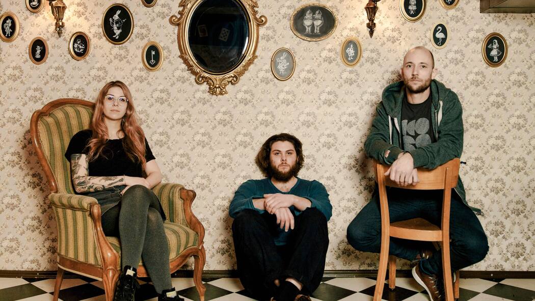 «Das Albani ist ein Zufluchtsort, ein Daheim» Teil der Crew des Albani in Winterthur: Olivia Staub, Justus Schmitz-Hübsch und Roland Mages (v. l.)