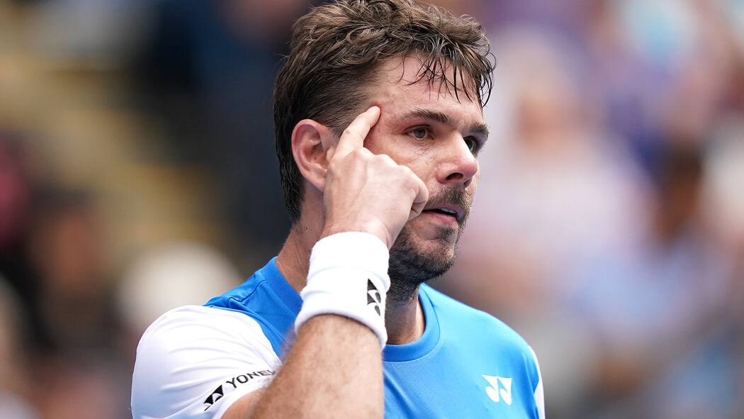 «Willensstärke ist wie ein Muskel» Der Tennisspieler Stan Wawrinka bei seinem Viertrundenspiel an den Australian Open 2020 gegen Daniil Medvedev. Wawrinka zeigt mit dem Finger auf seine Schläfe, um seiner Willenskraft Ausdruck zu verleihen.