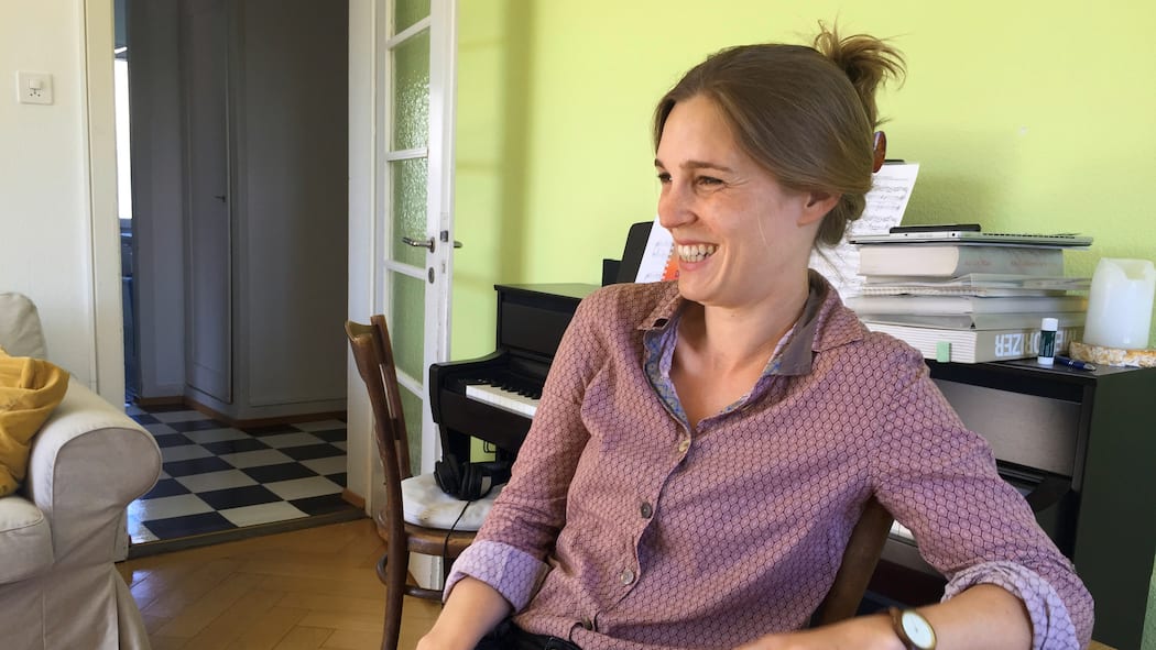 Ein Leben auf der Überholspur Corina Gredig in ihrer Stube