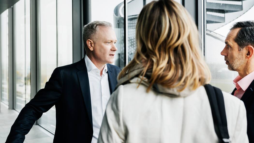«Man steht im Verdacht, eine Quotenfrau zu sein» Geschäftsfrau mit Männern