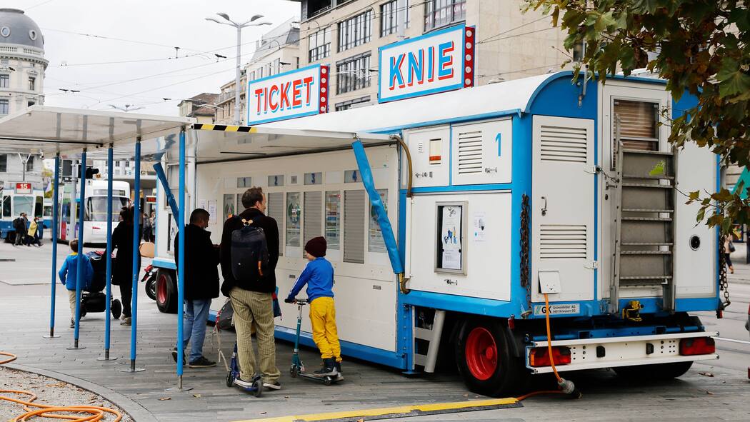 Viagogo blitzt vor Bundesgericht ab Ticketstand des Circus Knie im Oktober 2020 auf dem Sechseläutenplatz in Zürich