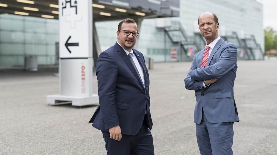 Die diskrete Macht der Anwaltslobby Nationalrat Philipp Matthias Bregy, CVP-VS, links, und Staenderat Beat Rieder, CVP-VS, an der Sommersession der Eidgenoessischen Raete.