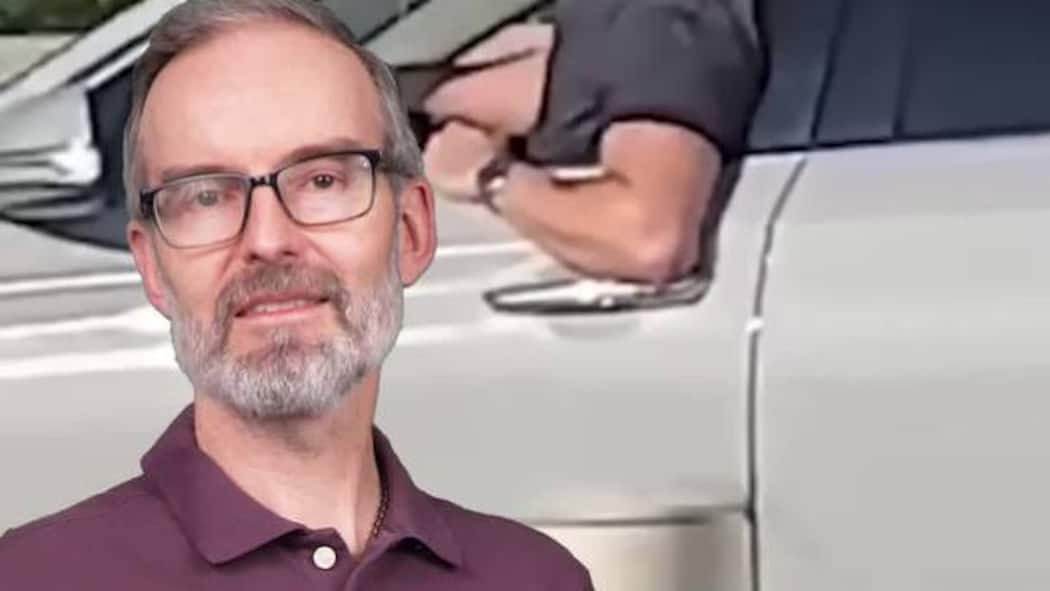 Kaputte Motorhaube vs. Sicht aus Windschutzscheibe BZ Reactions: Kaputte Motorhaube vs. Sicht aus Windschutzscheibe