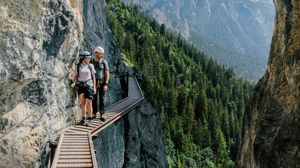 Ich und der Berg Melanie Wirz auf dem Klettersteig Pinut in Flims