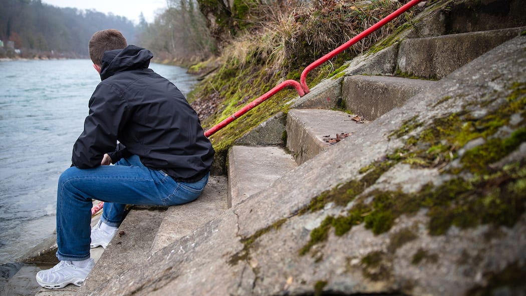 Ein Bootsunfall – und niemand ist schuld Junger Mann sitzt an der Aare