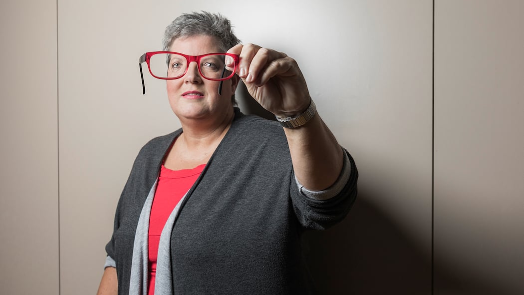 Die Brille in meinem Auge Brigitte Wicki liess ihre Kurzsichtigkeit mit einem Linsenimplantat beheben.