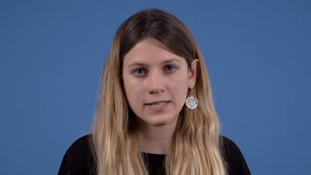 «Das Gesetz bestraft Opfer statt Täter» Beobachter Redaktorin Deborah Bischof erklärt den Sachverhalt zum Verhüllungsverbot.