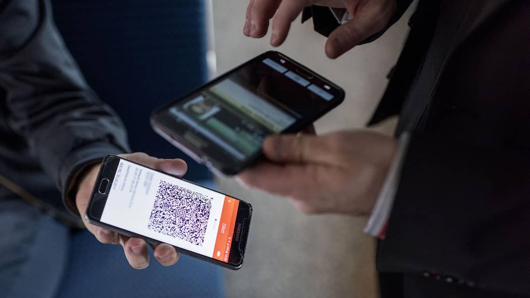 IT-Lehrling kämpft gegen SBB-Busse – und deckt Softwarefehler auf Billetkontrolle mit Handys - Benjamin Kunz wird im Zug gebüsst, obwohl er sein Zonenabo aktiviert hatte. Das lässt der Informatiklehrling nicht einfach auf sich sitzen