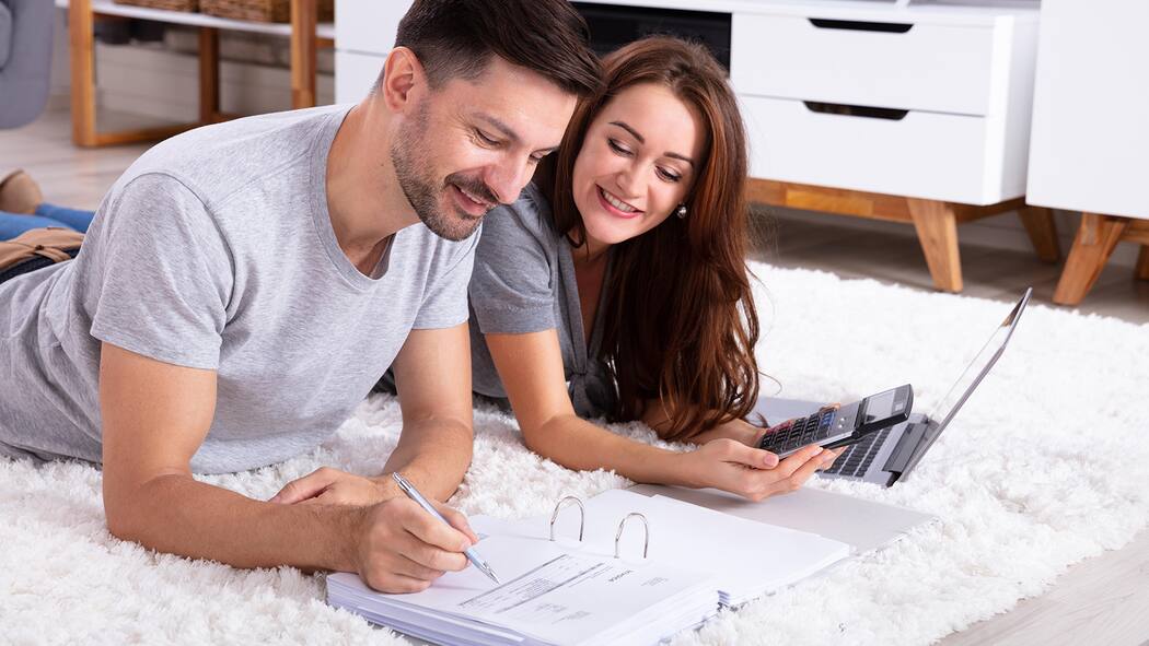 Dank Fonds vom Zinseszins profitieren Junges Paar plant Vorsorge