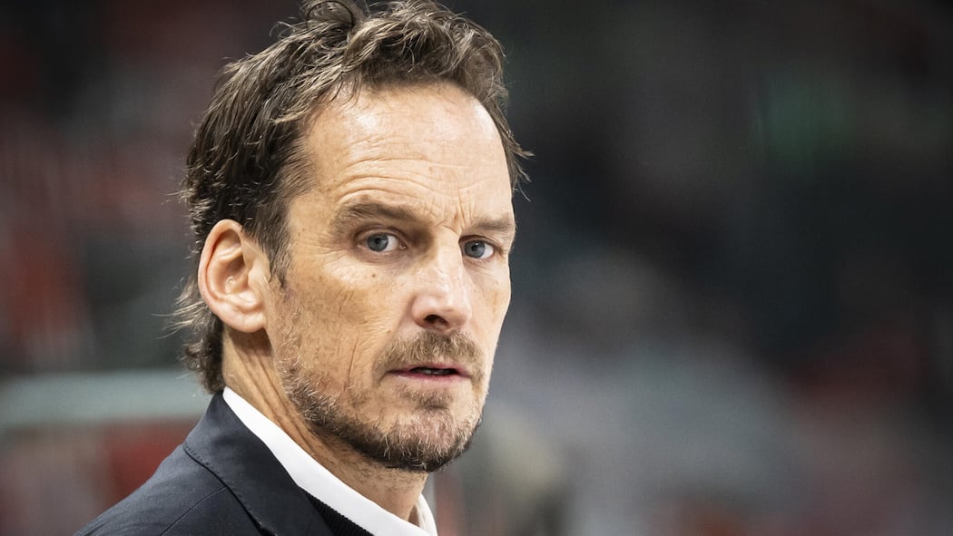 Nati-Coach Patrick Fischer freigestellt – warum er damit gut bedient ist Switzerland's head coach Patrick Fischer during the Euro Hockey Tour game between Switzerland and Finland, at the Swiss Life Arena in Zurich, Switzerland, Sunday, December 14, 2025. (KEYSTONE/Andreas Becker)