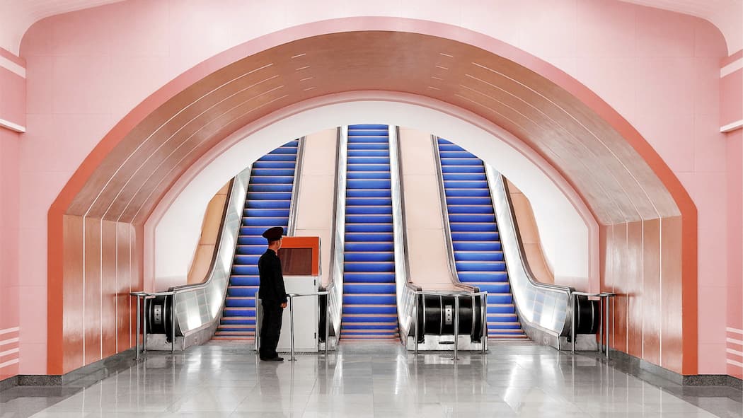 Fotos wie im Film U-Bahn-Station, Pjöngjang, Nordkorea