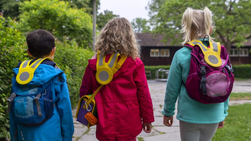 Schulweg zu lang oder zu gefährlich: So wehren sich Eltern Kinder auf dem Weg zum Kindergarten.