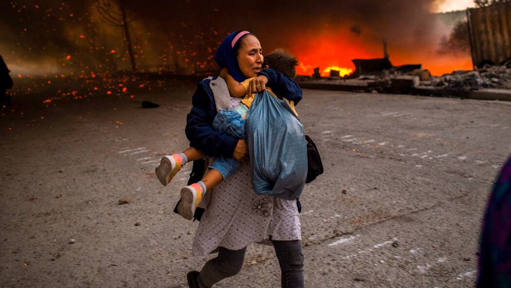 «Der einzelne Mensch wird in dieser Situation vergessen» Frau flüchtet mit Kind beim Brand im Flüchtlingscamp auf Moria