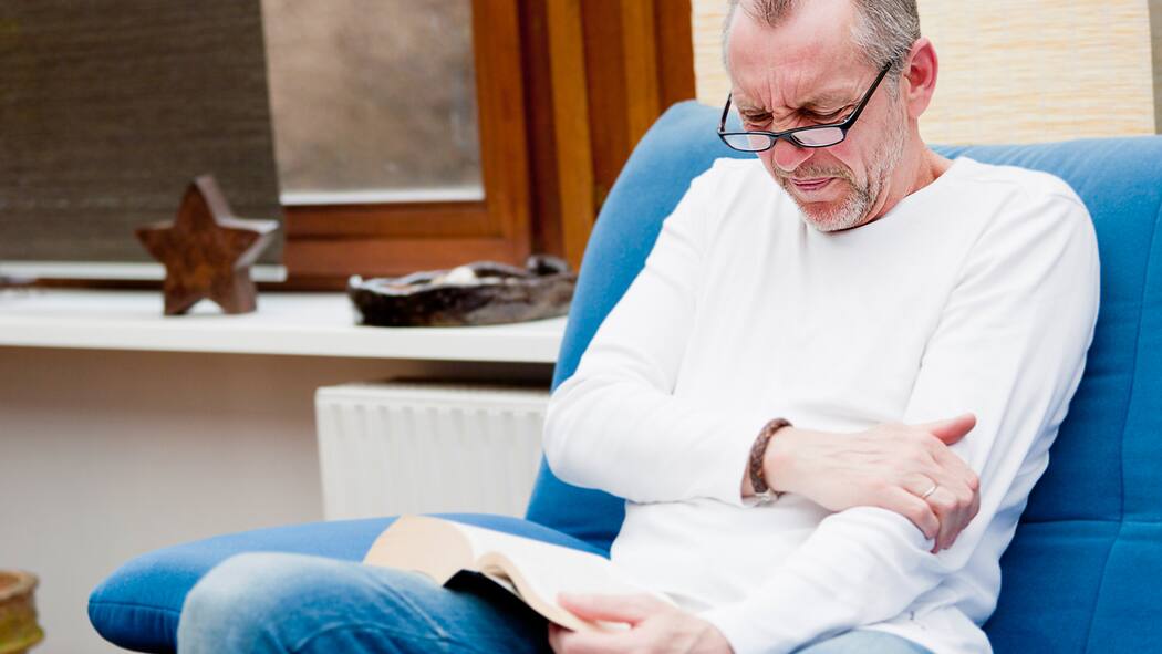 Wenn das Herz zur Zeitbombe wird Angina pectoris wird oft erst spät wahrgenommen und die Anzeichen auch von Ärzten nicht immer richtig gedeutet.