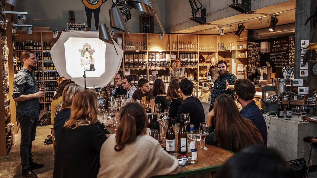 «Schöner saufen» – ein ungewöhnlicher Crashkurs Weinkeller