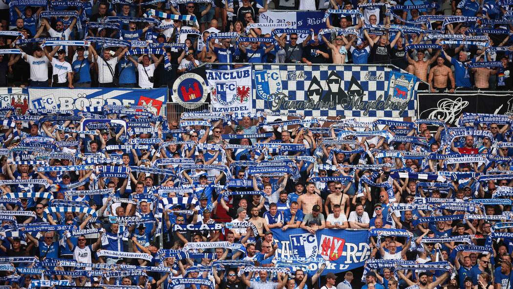 «Im Fussball geht es darum, einem Stamm anzugehören» Fans des 1. FC Magdeburg im August 2022 am Auswärtsspiel beim FC St. Pauli in der 2. Bundesliga.
