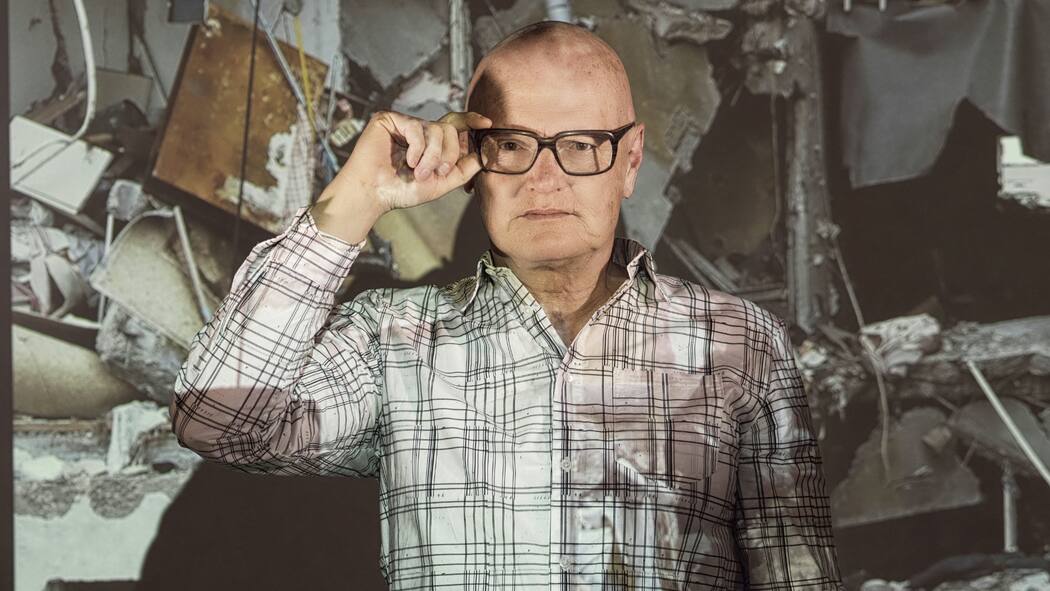 «Krieg ist grausam. Das müssen Bilder zeigen» Tomas Kadlcik fasst sich an die Brille