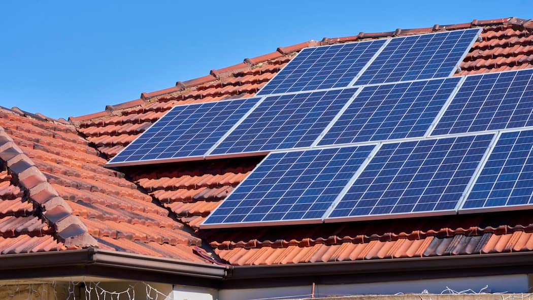 Grosse Unterschiede bei Vergütung von Solarstrom Fotovoltaik auf dem Dach