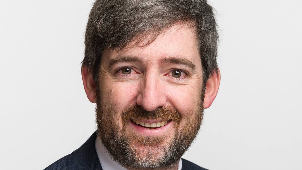 Nationalrat Kutter und seine zwei Hüte Philipp Kutter, Nationalrat CVP-ZH, portraitiert am 4. Dezember 2019 in Bern. (Foto Parlamentsdienste)