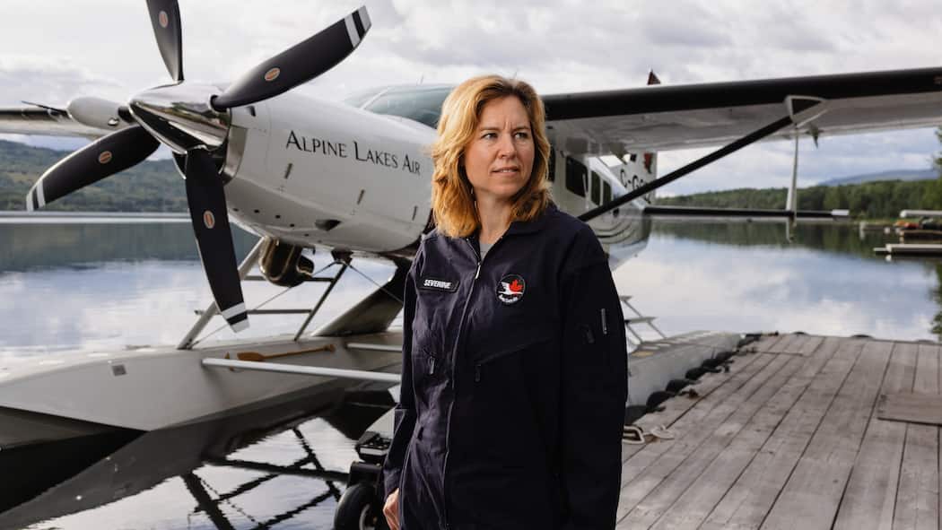 «Wenn ich heimkomme, rieche ich nach Feuer» Die Schweizer Buschpilotin Severine Oosterhoff spürt in der kanadischen Provinz British Columbia mit ihrer Cessna Brände auf.