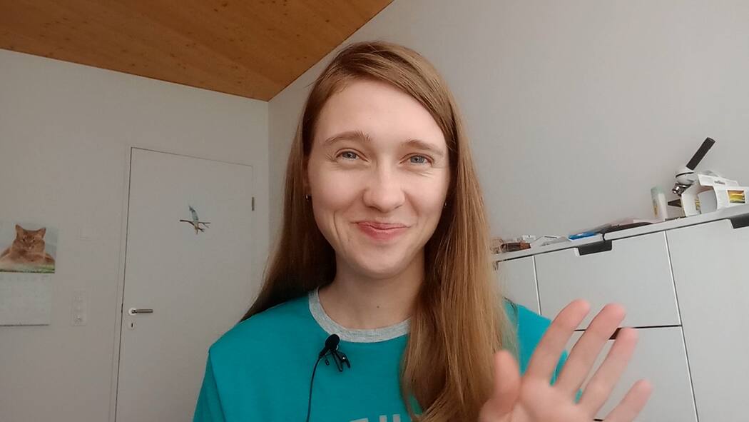 Поїздки в Україну та відмова від статусу S 220704_Ask_Katya_E11_Crossing_Boders